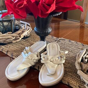 Cole haan cream Sandler never worn.